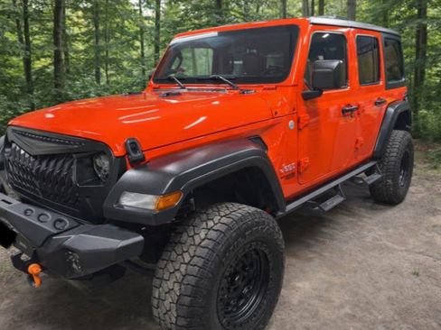 Used 2019 Jeep Wrangler Unlimited Sport S image 2