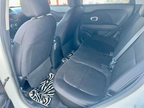 Used 2016 Kia Soul EV image 12