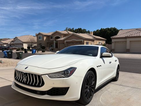 Used 2020 Maserati Ghibli image 2