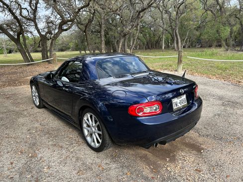 Used 2011 MAZDA MX-5 Miata Grand Touring w/ Premium Pkg image 23