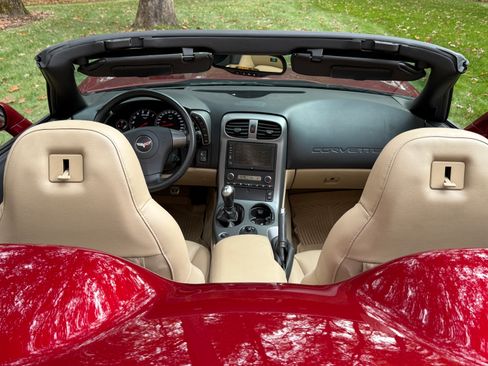 Used 2006 Chevrolet Corvette Convertible w/ Preferred Equipment Group image 5