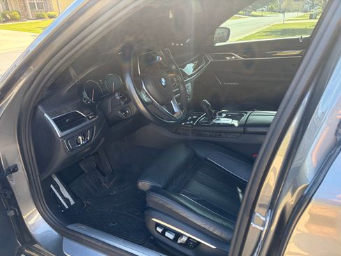 Used 2017 BMW 750i xDrive AWD/4WD image 14