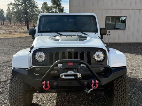 Used 2017 Jeep Wrangler Unlimited Rubicon image 2
