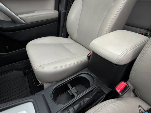 Used 2014 Subaru Forester 2.5i Limited w/ Popular Package #2 image 12