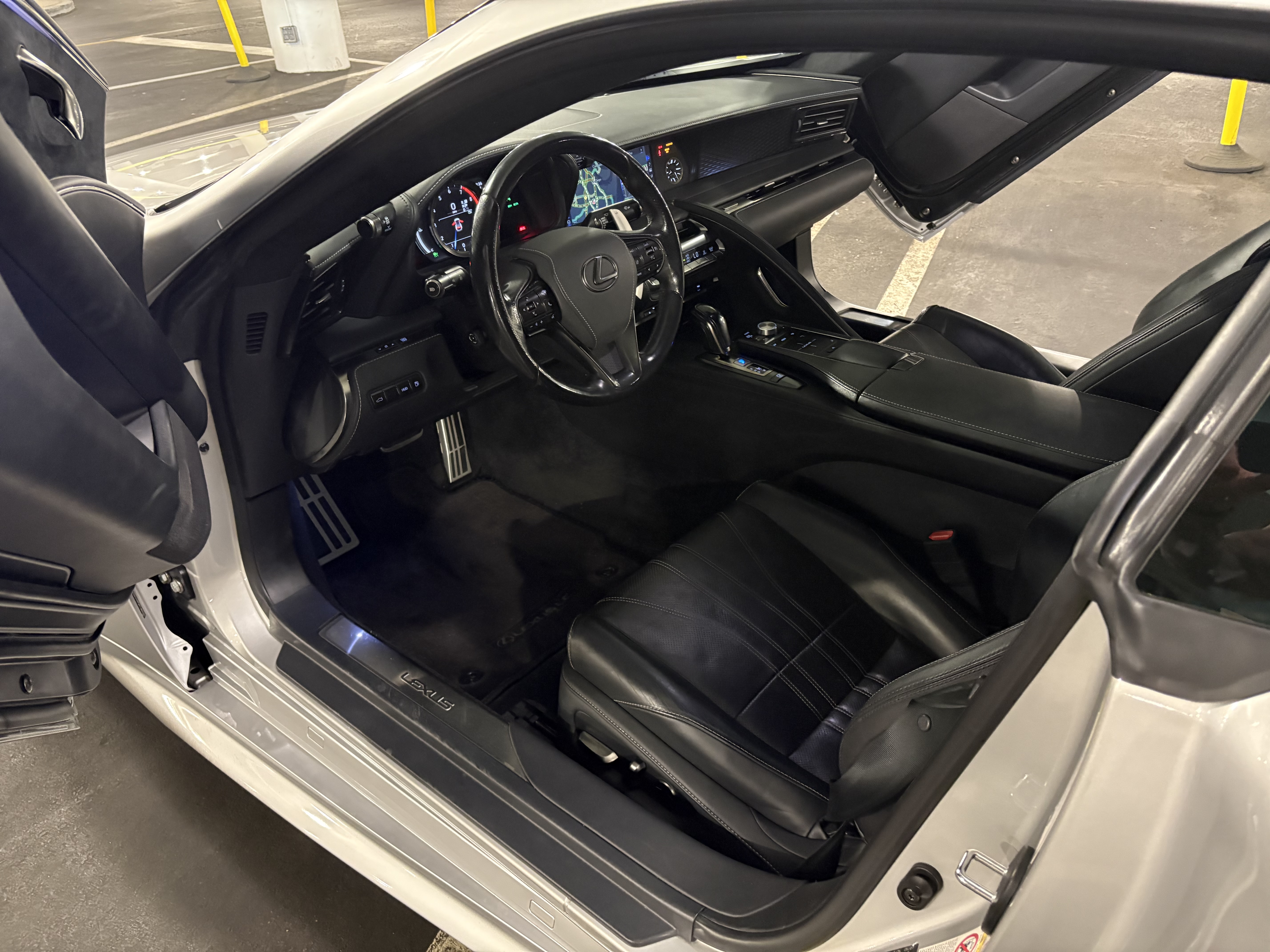 Used 2018 Lexus LC 500 Coupe w/ Touring Package RWD image 16
