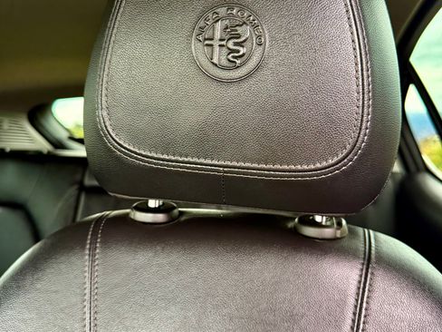 Used 2018 Alfa Romeo Stelvio Ti AWD/4WD image 22