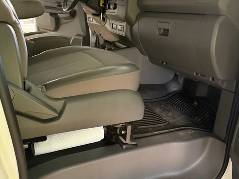 Used 2021 Nissan NV 3500 S RWD image 13