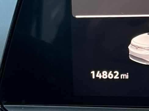 Used 2022 Volkswagen ID.4 Pro image 18