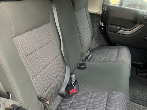 Used 2012 Jeep Wrangler Unlimited Sport image 13