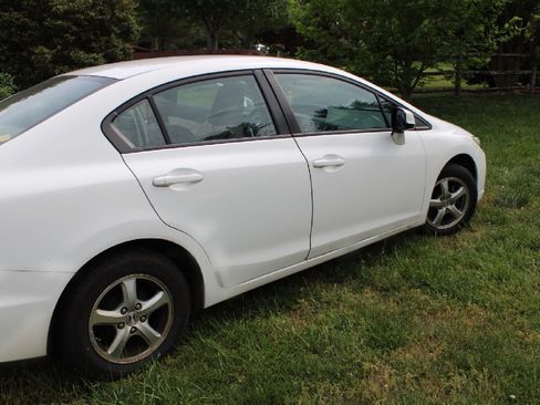 Used 2013 Honda Civic Natural Gas image 2