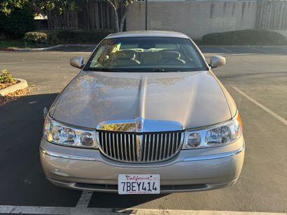 Used 2002 Lincoln Town Car Executive