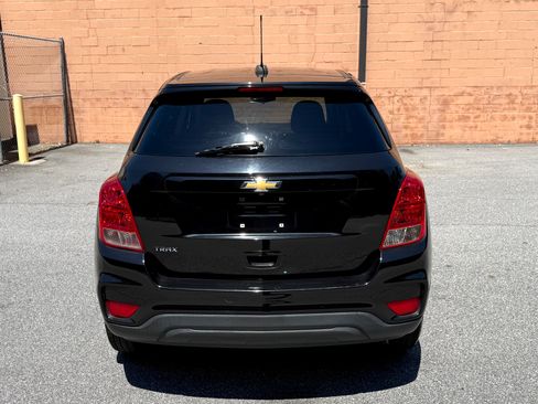 Used 2020 Chevrolet Trax LS w/ Tint and Cruise Package FWD image 6