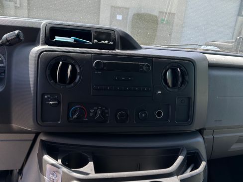 Used 2011 Ford E-150 and Econoline 150 w/ Commercial Cargo Van Pkg RWD image 11
