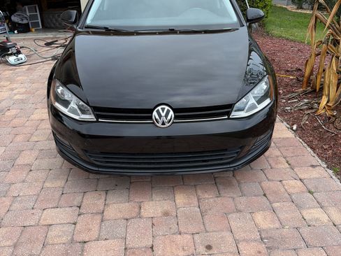 Used 2017 Volkswagen Golf SEL image 1