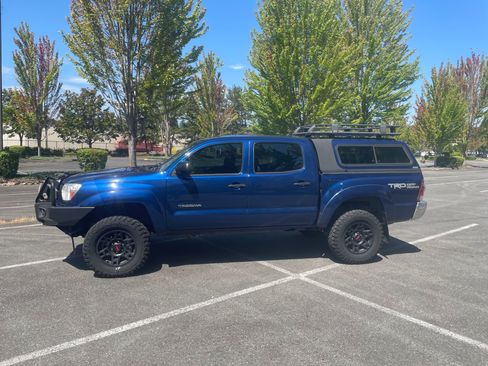 Used 2014 Toyota Tacoma 4x4 Double Cab w/ TRD Off-Road Package image 6