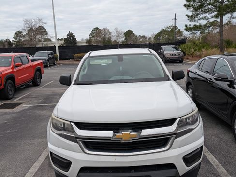 Used 2017 Chevrolet Colorado W/T image 1
