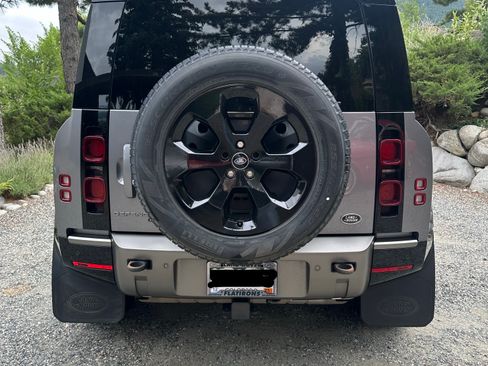 Used 2022 Land Rover Defender 90 X-Dynamic SE image 15