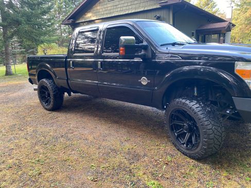 Used 2015 Ford F250 Platinum w/ FX4 Off-Road Package AWD/4WD image 13