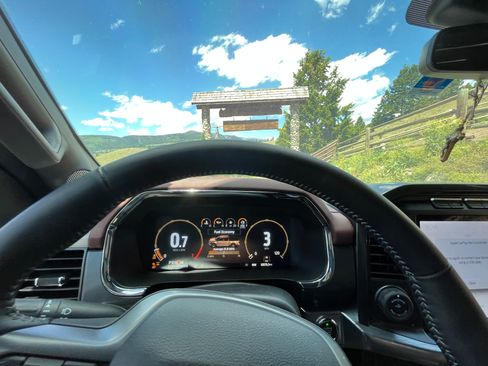 Used 2022 Ford F150 Lariat image 9