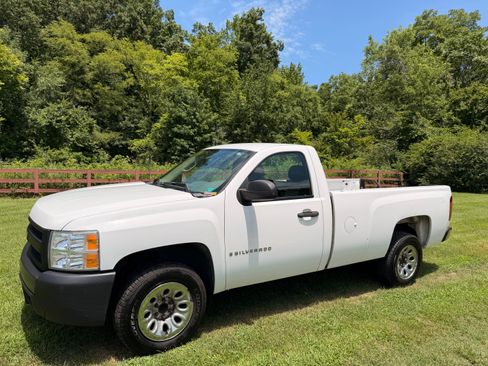 Used 2007 Chevrolet Silverado 1500 W/T RWD image 14