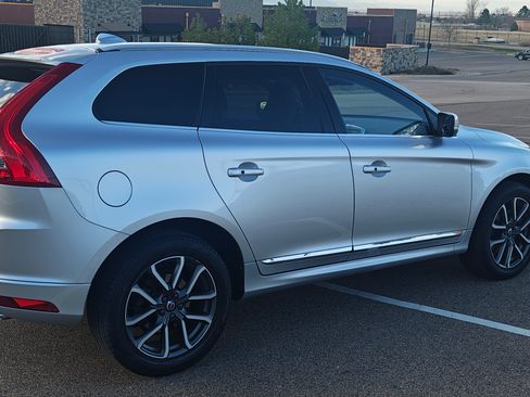 Used 2016 Volvo XC60 T6 AWD/4WD image 4