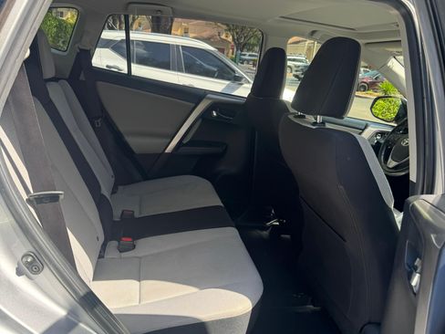 Used 2018 Toyota RAV4 XLE image 9