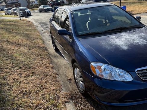 Used 2006 Toyota Corolla CE image 1
