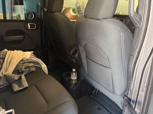 Used 2019 Jeep Wrangler Unlimited Sport S image 10