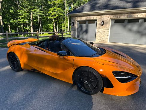 Used 2026 McLaren 750S Spider RWD image 11
