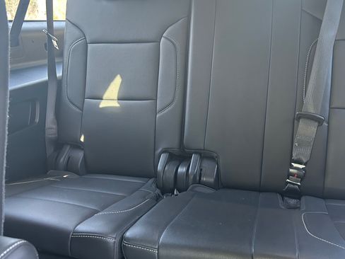 Used 2018 Chevrolet Suburban LT image 11