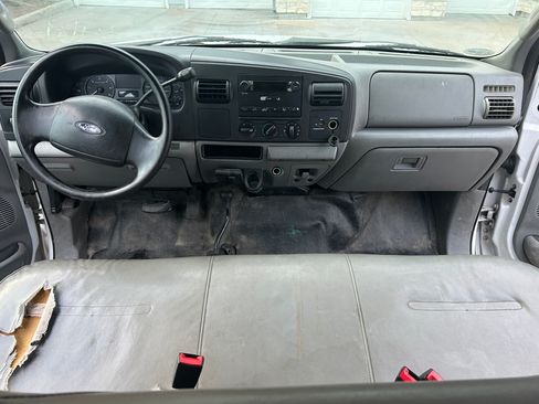Used 2006 Ford F250 XL image 17
