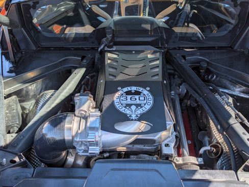 Used 2024 Chevrolet Corvette Stingray Premium Cpe w/ Z51 Performance Package image 4