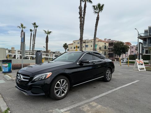 Used 2017 Mercedes-Benz C 300 4MATIC Sedan image 1