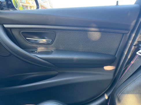Used 2017 BMW M3 RWD image 21