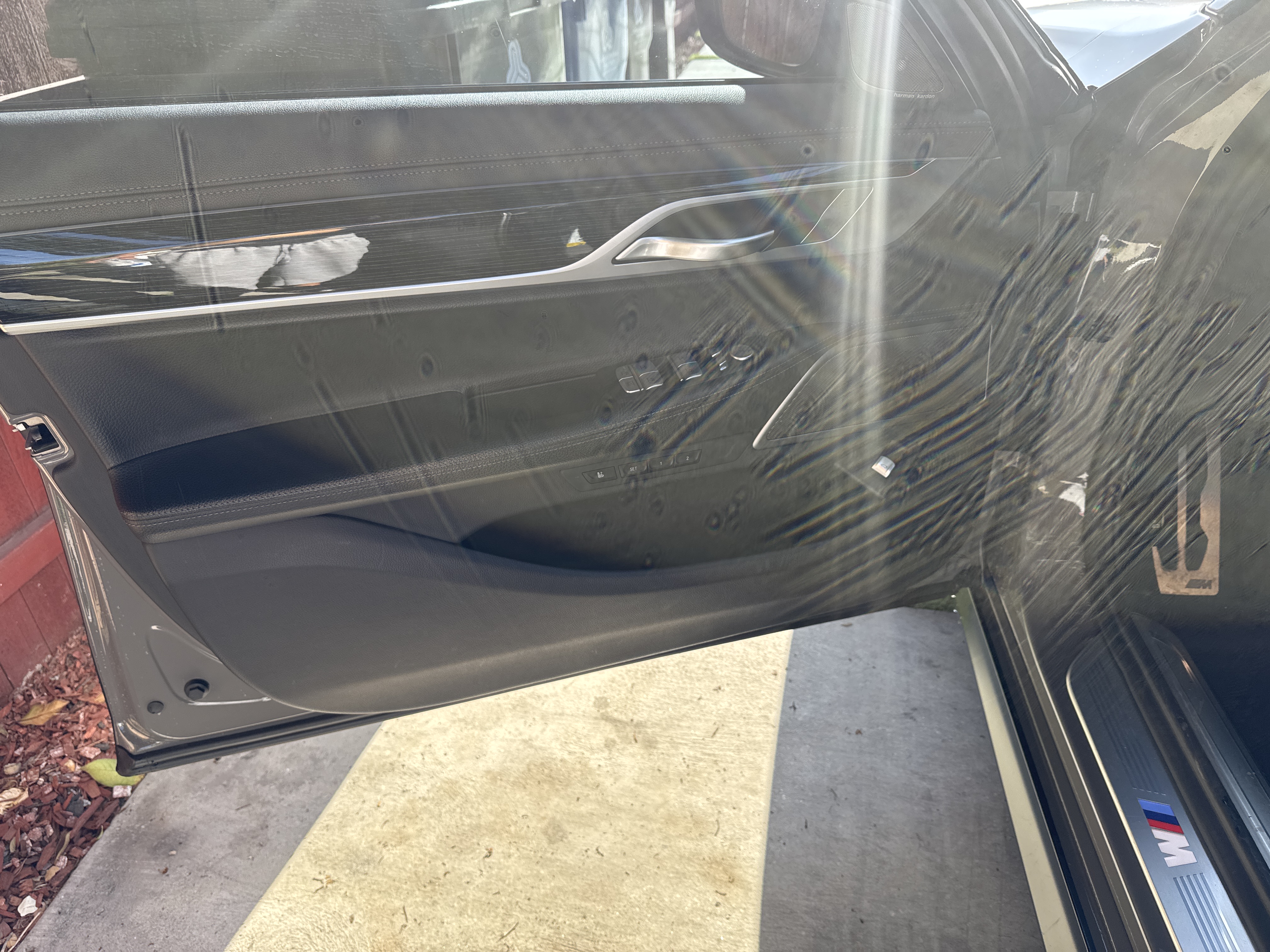 Used 2022 BMW 740i w/ M Sport Package RWD image 6