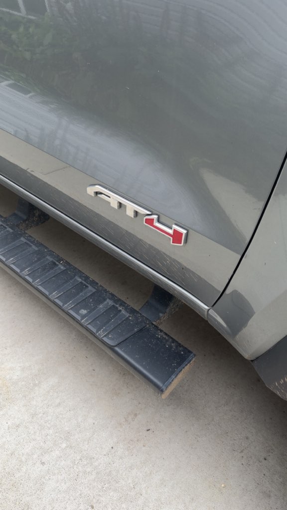 Used 2024 GMC Canyon AT4 w/ AT4 Premium Package AWD/4WD image 11