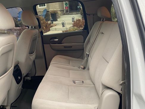 Used 2007 Chevrolet Suburban LT image 10
