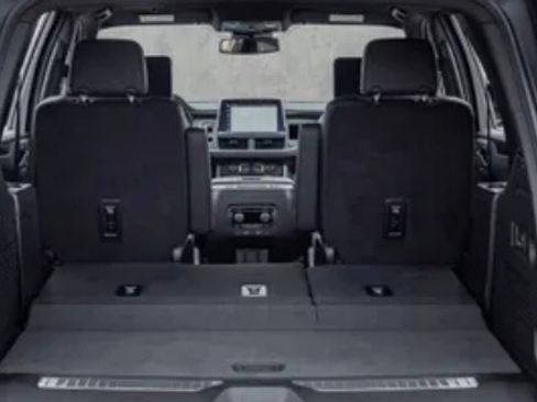 Used 2023 Chevrolet Tahoe RST w/ RST Performance Edition AWD/4WD image 17