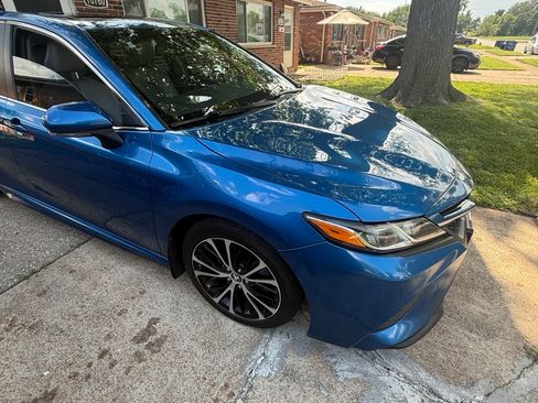 Used 2018 Toyota Camry SE w/ Moonroof Package FWD image 12