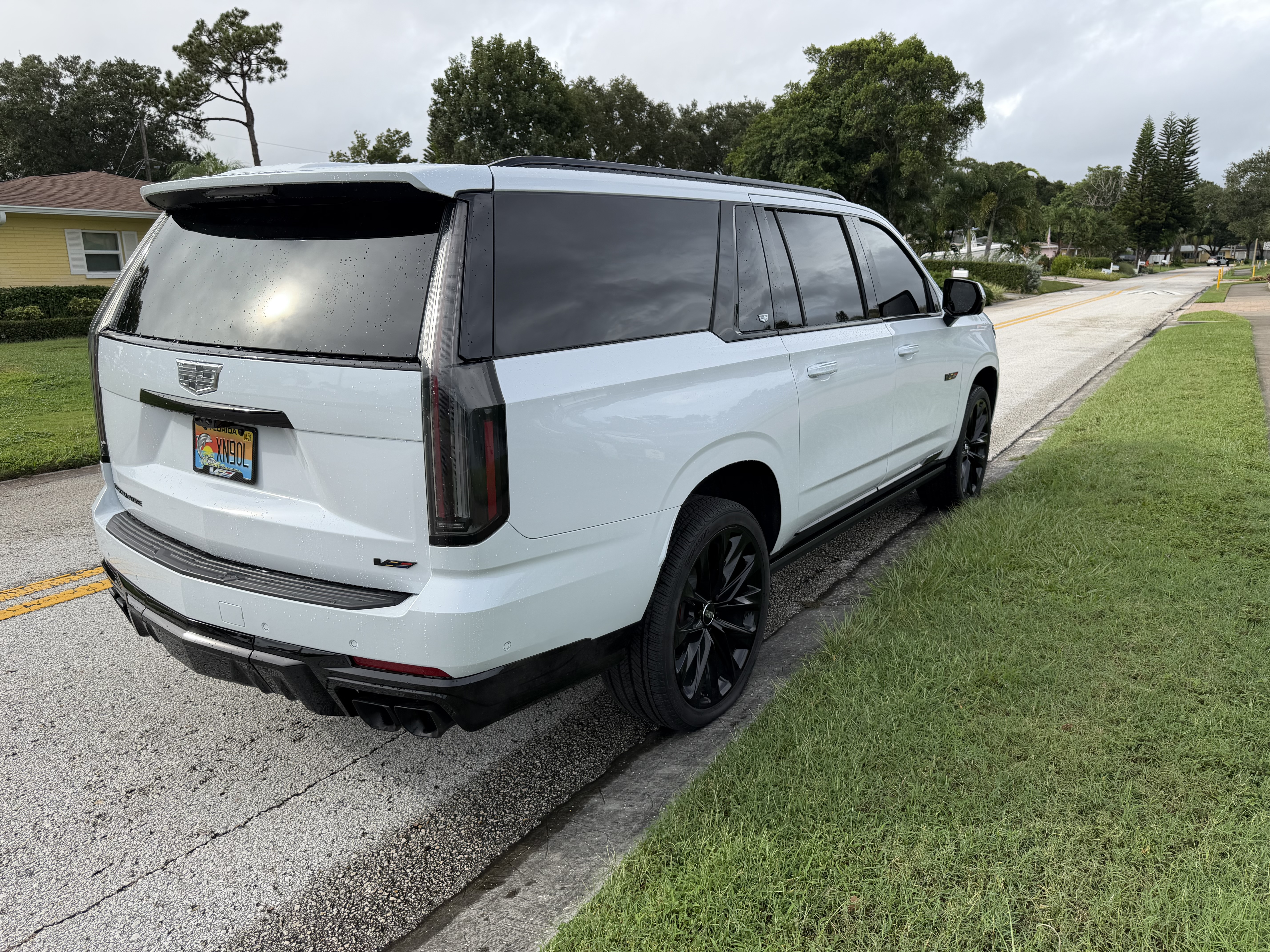 Used 2026 Cadillac Escalade ESV V w/ LPO, ONYX Package AWD/4WD image 5