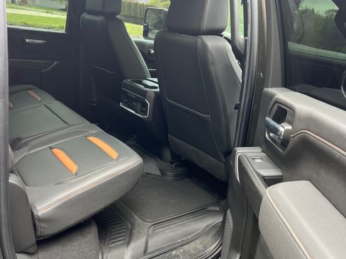 Used 2022 GMC Sierra 2500 AT4 w/ AT4 Preferred Package image 17