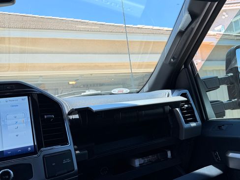 Used 2022 Ford F350 Lariat w/ Black Appearance Package AWD/4WD image 13