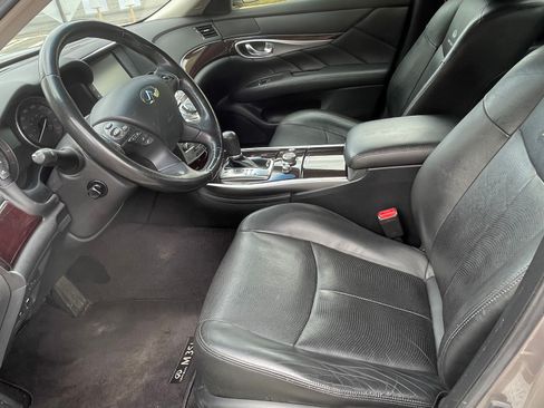 Used 2013 INFINITI M35 w/ Premium Pkg image 6