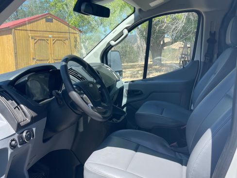 Used 2019 Ford Transit 150 148 Low Roof RWD image 5