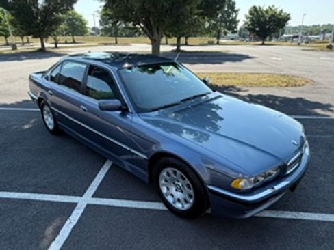 Used 2001 BMW 740iL RWD image 9