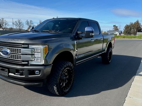 Used 2017 Ford F250 Platinum w/ Platinum Ultimate Package image 13
