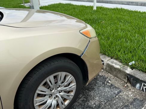 Used 2012 Toyota Camry LE image 11