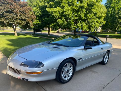 Used 1995 Chevrolet Camaro Z28 image 1