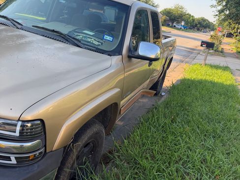 Used 2000 Chevrolet Silverado 1500 LS w/ Off-Road Chassis Pkg AWD/4WD image 4