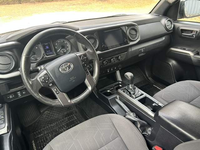 Used 2019 Toyota Tacoma TRD Sport w/ Technology Package AWD/4WD image 10